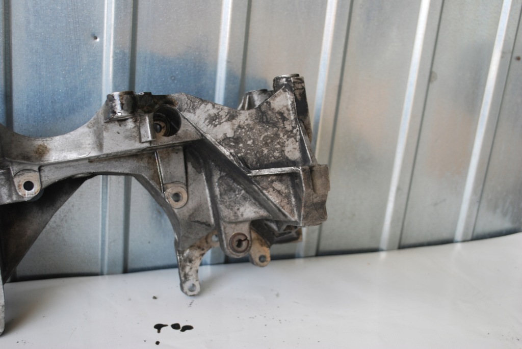 Купити Кронштейн генератора audi a4 b8 2.0 tdi 03l903143h