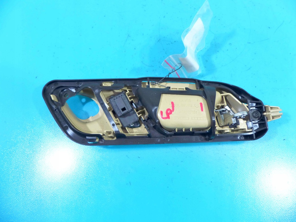 фото №3, Ручка внутрішня перед ліва vw passat cc lift eu