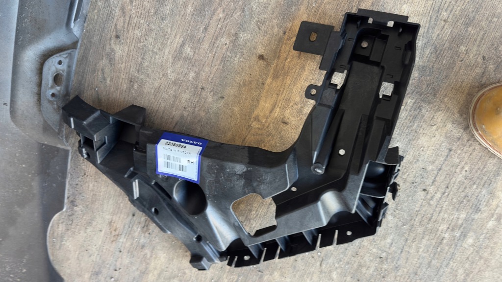 Volvo xc40 ii бампер задний с салазки rok 2017- с Разборки