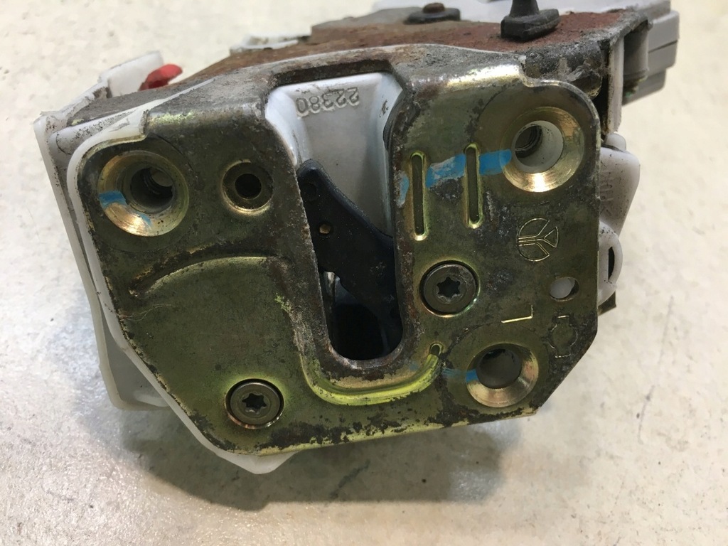 фото №8, Замок двері лівий задня primera p11 lift 6 pin