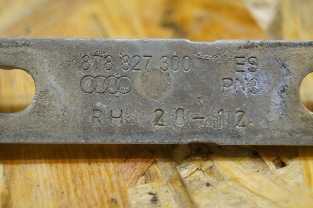 фото №7, Петля кришки багажника правий audi a5 8t sportback