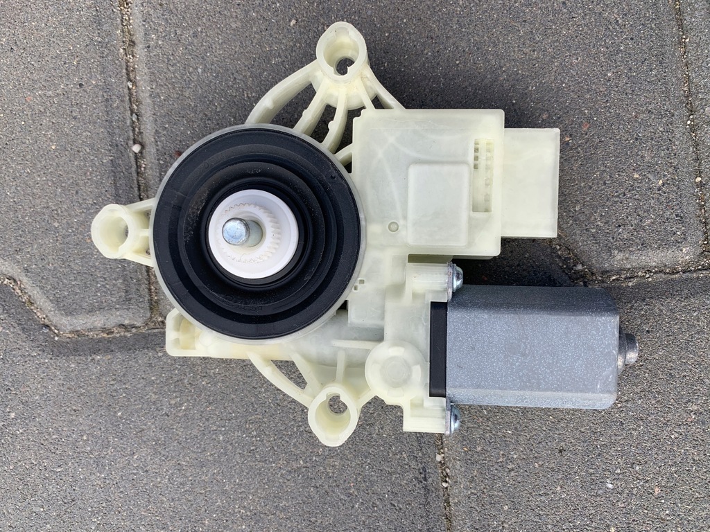 фото №5, Двигатель подъёма стекло левый bmw 7 g11 g12