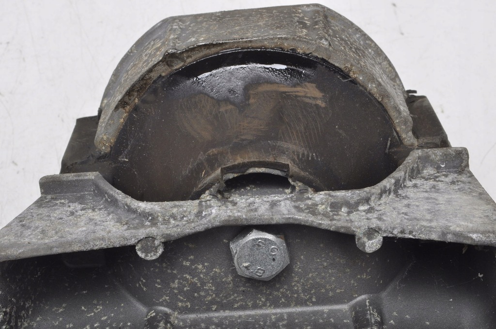 фото №6, Volvo s40 ii v50 2.4 20v 170km кронштейн подушка двигателя