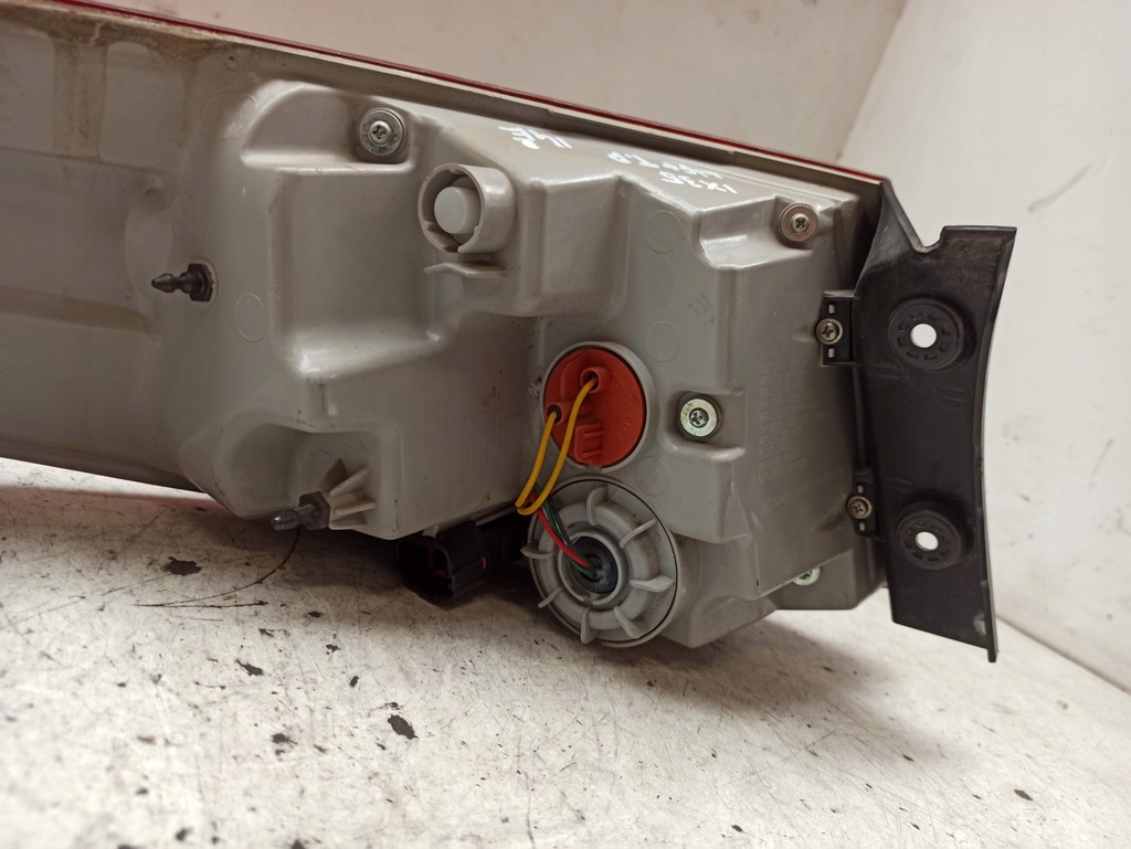 фото №7, Hyundai ix35 lift лампа правая задняя europa 92402-2y5