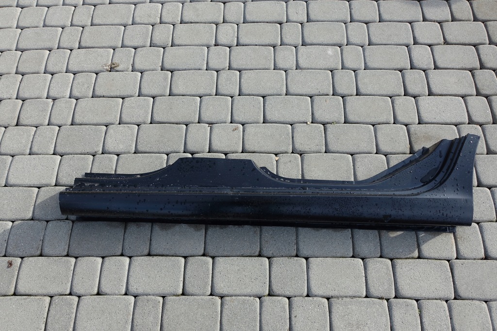 фото №1, Skoda scala порог задняя задний кронштейн оригинал