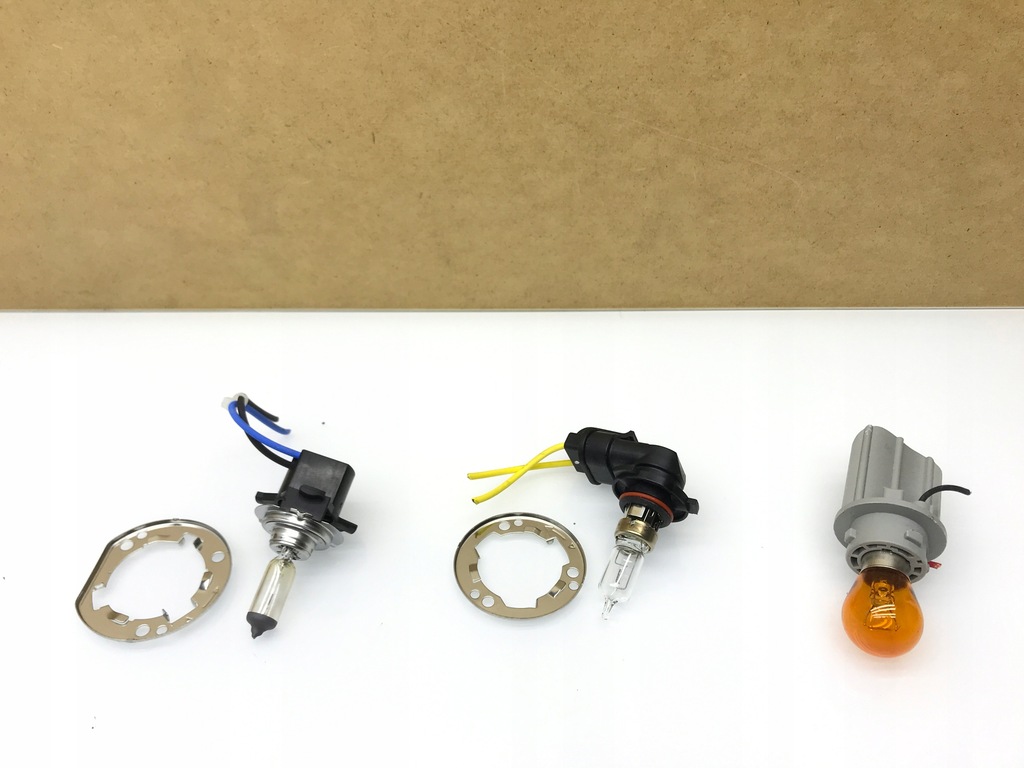 фото №1, Kia rio iv напрямна лампа фара цоколь лампочка