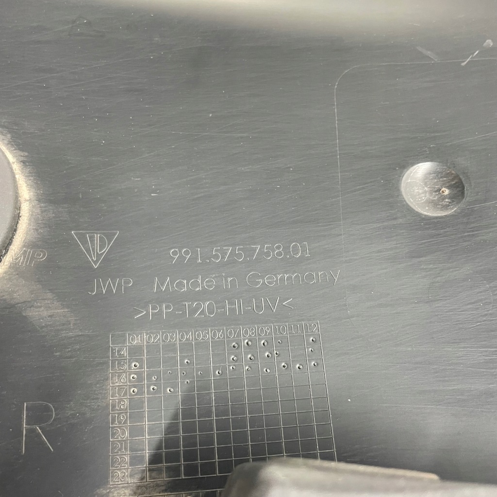 Porsche 911 991 рестайлінг  4 gts інтеркулер правий 99157575801 Зі Шроту