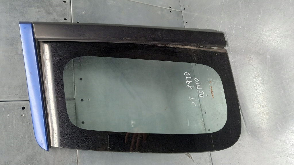 фото №1, Скло кузовна права mazda demio 03r