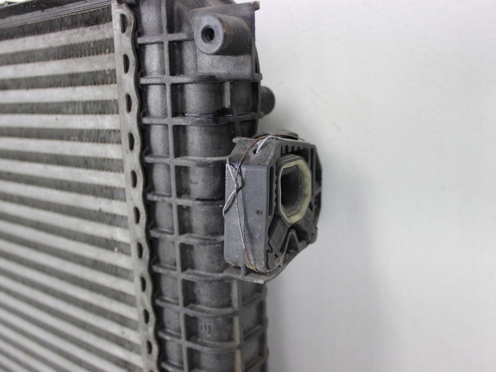 Інтеркулер радіатор повітря 1k0145803a audi a3 8p 2005r Недорого