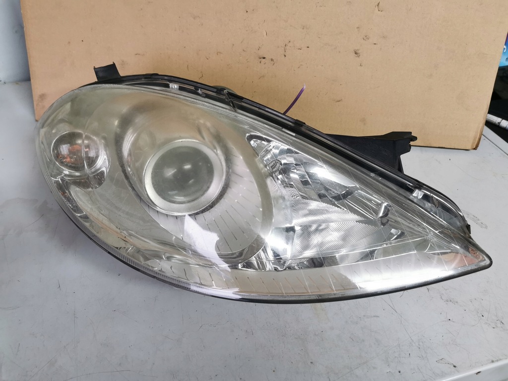 фото №1, Mercedes-benz оригінальний номер a1698200661 фара