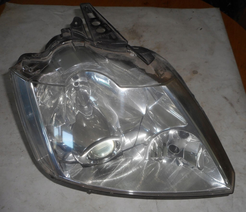 фото №1, Renault modus лампа правая передняя перед 8200301853b