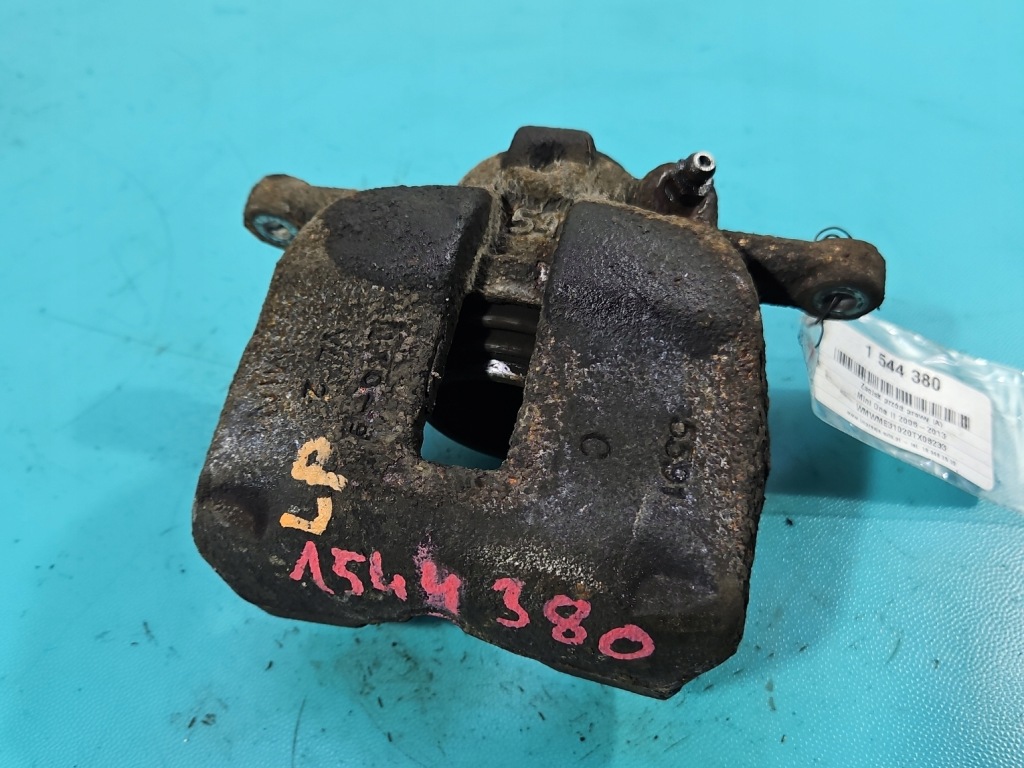 Суппорт перед правый  mini cooper one 2 r56 06- 1.4 16v n12b14o0 Цена