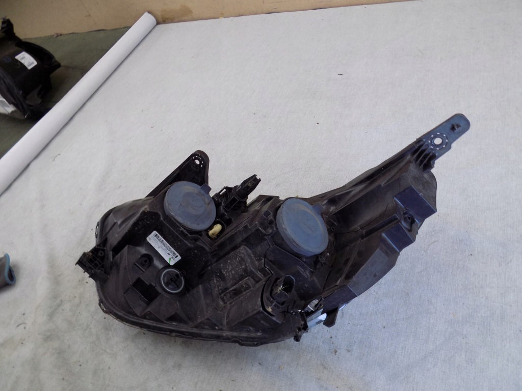 Renault express фара правий передній звичайний led 2021-2024 260105660r Київ