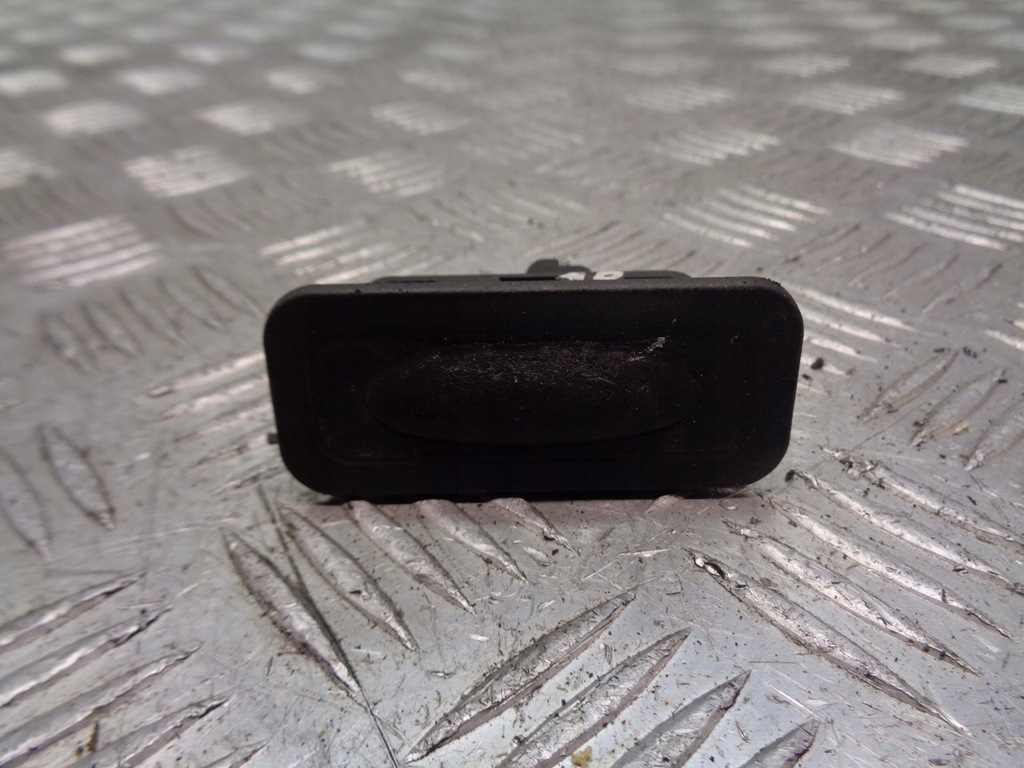 фото №1, Микровыключатель замка крышки renault scenic ii 8200076258