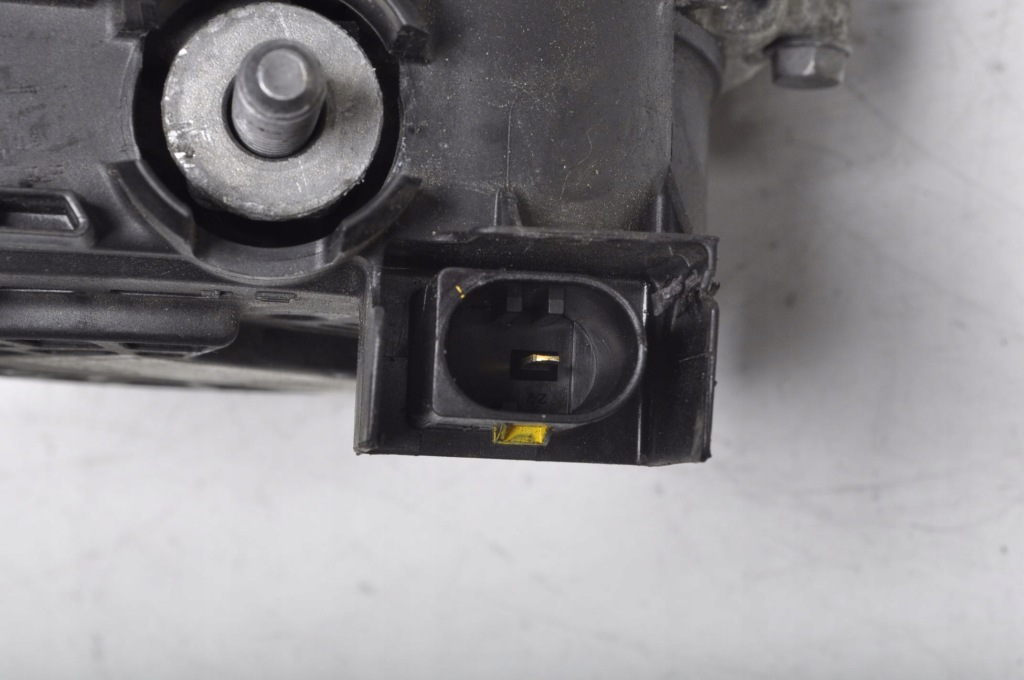 Volvo v40 2 t3 gtdi 150km генератор 31345236 180a Недорого