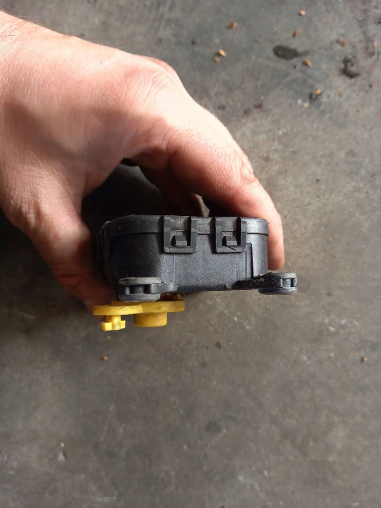 фото №6, Audi a3 s3 8l 1999 моторчик отопителя 0132801122 8d2820511c