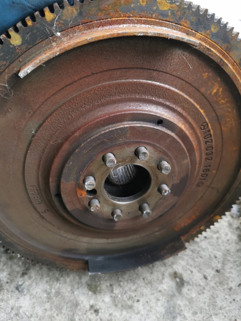 фото №5, Mercedes w124 сцепление прижим колесо m102 2,0b 1020321601 бензин