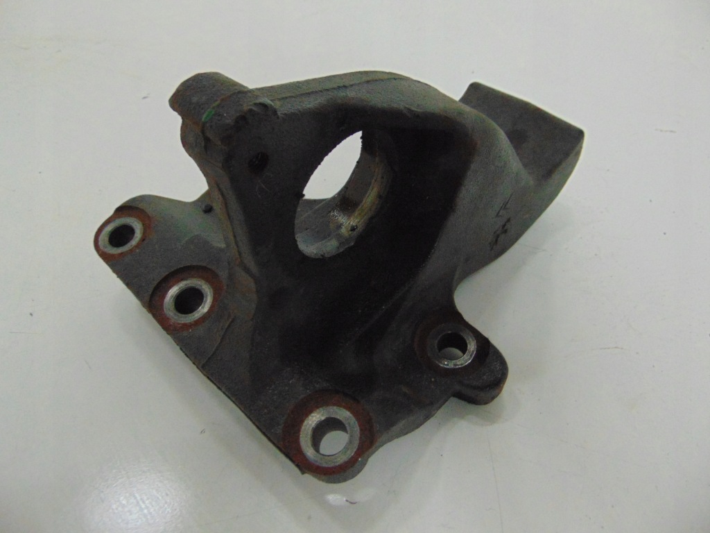 фото №1, Кронштейн опора полуось peugeot 308 t9 1.6 hdi