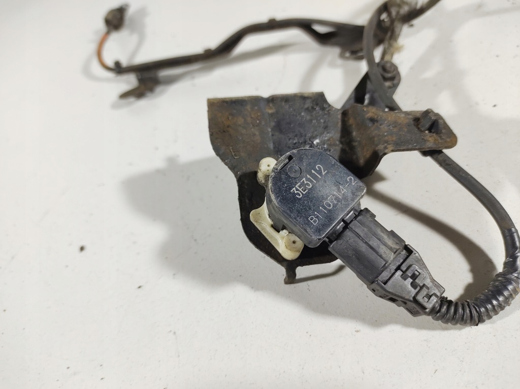 фото №7, Lexus is300h 13r датчик вирівнювання світла задня