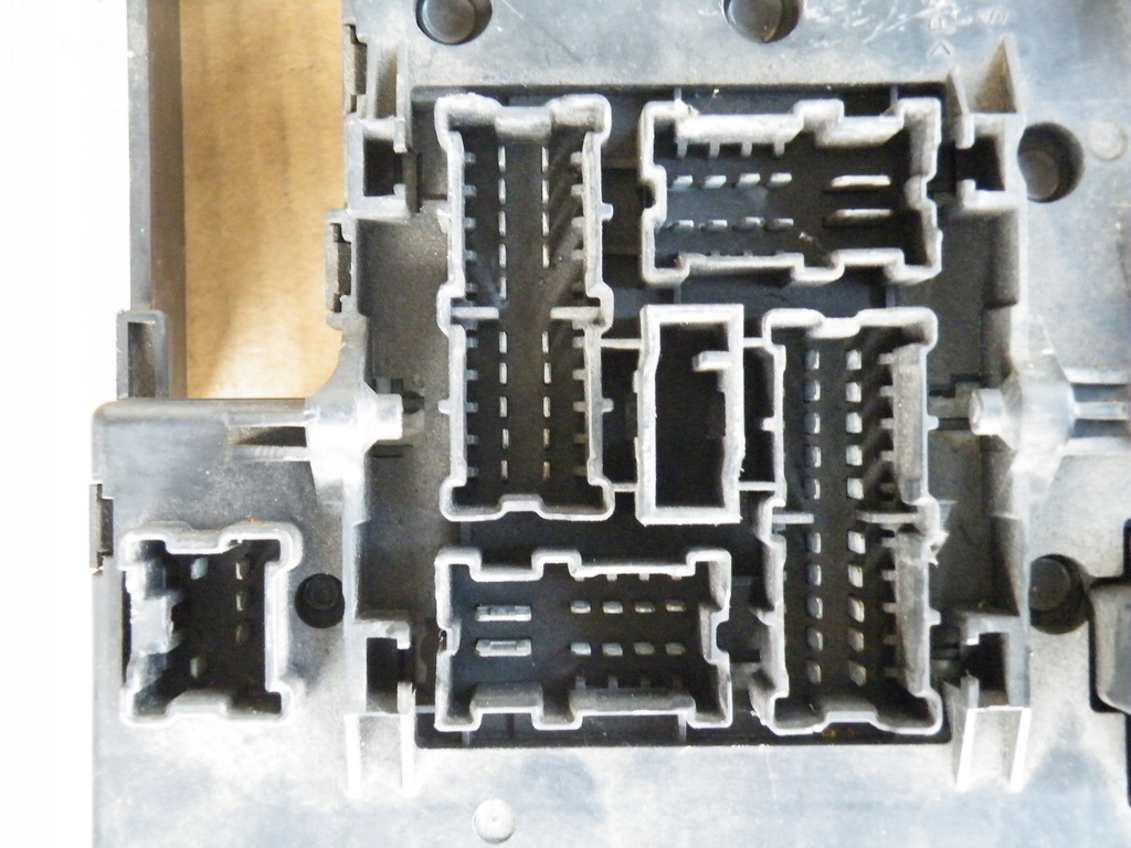 фото №8, Nissan primera p11 2.0 16v корпус коробка предохранителей