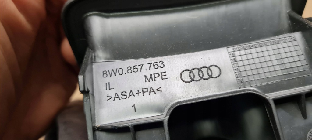 A4 b9 8w заглушка oparcja поперечина сидіння сидіння задня sline sedan 8w0857763 Київ