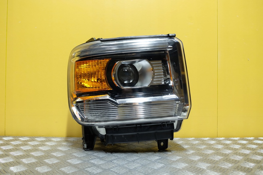 фото №1, Gmc sierra 2014- фара лампа звичайна лінзована bez led r usa