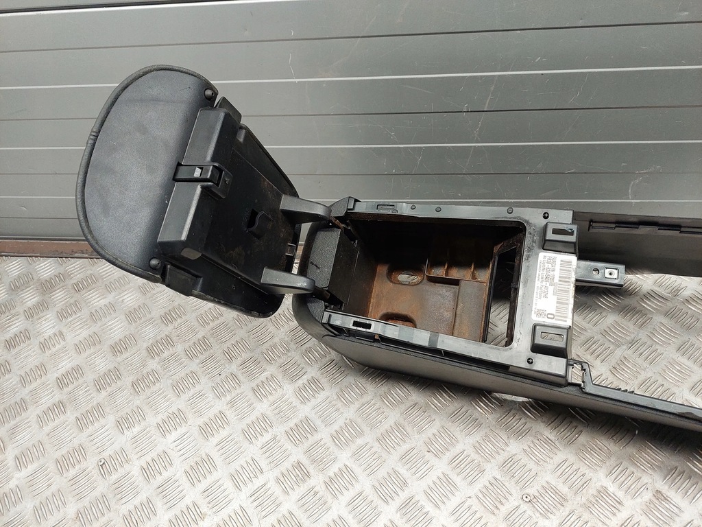 фото №7, Ford mustang vi fr3b63045a36a середина подлокотники