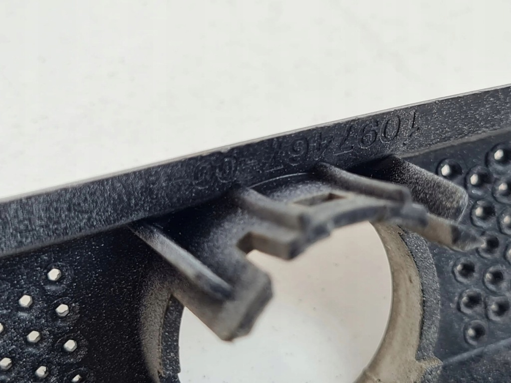 фото №6, 2018tesla model x кронштейн датчика парковки w бампере передний 109746700a