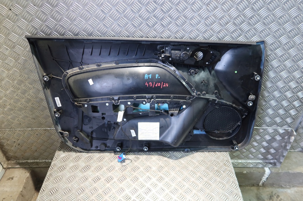 фото №6, Обшивка дверь правый перед audi a1 3дверь 8x1867106a