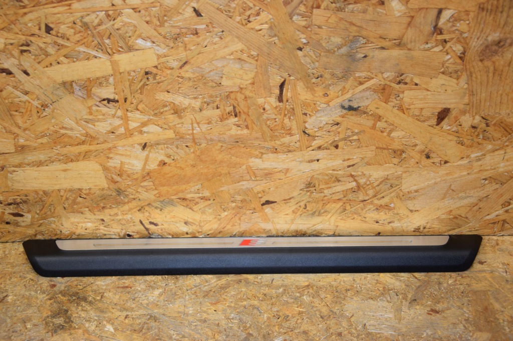 Молдинг декоративная накладка на порог audi q3 83a s-line 83a947418 83a947417 20- Недорого