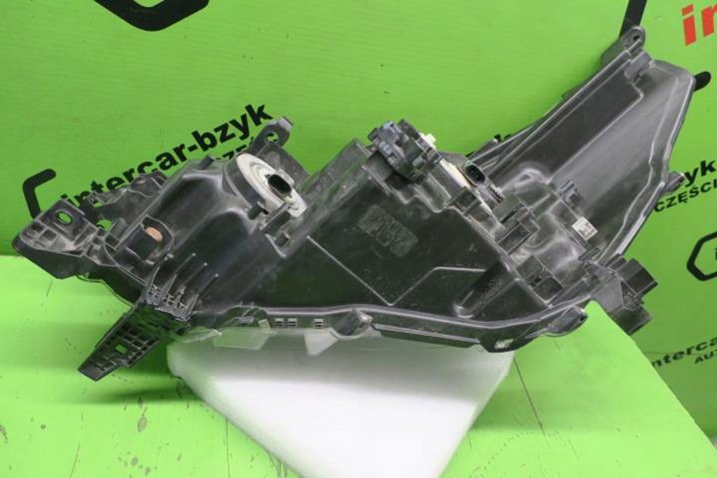 фото №8, Toyota hilux viii 2020 lift звичайна права лампа передня