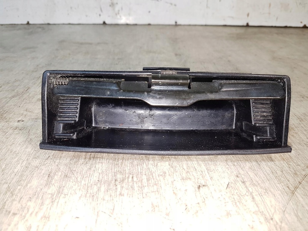 фото №1, Попільничка toyota corolla ix