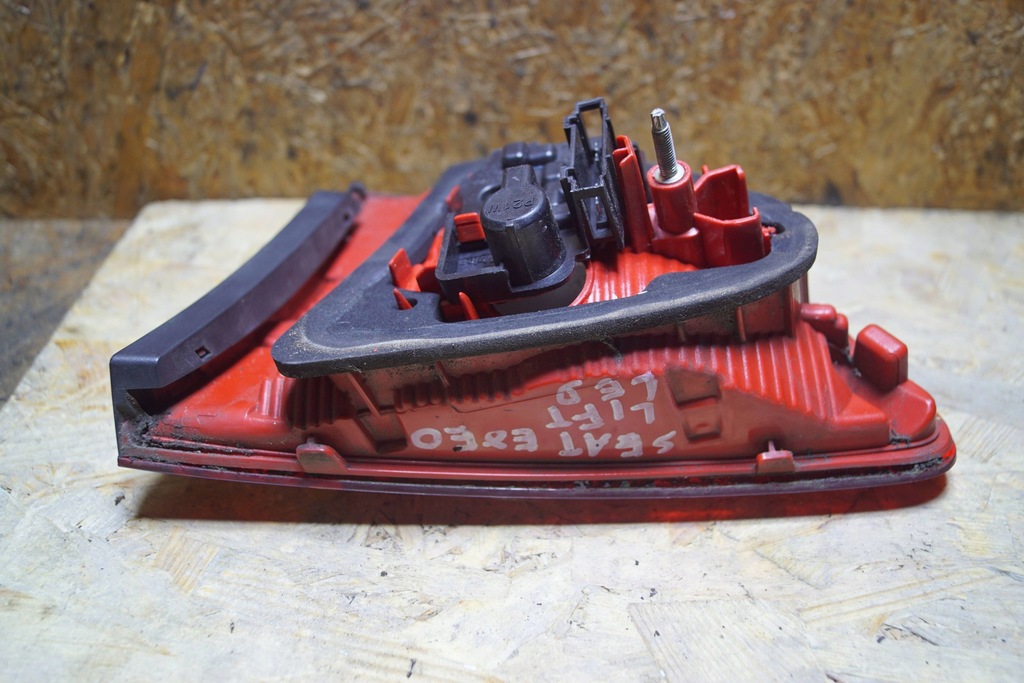 фото №10, Seat exeo lift kombi лампа левый задняя w крышка led c2137