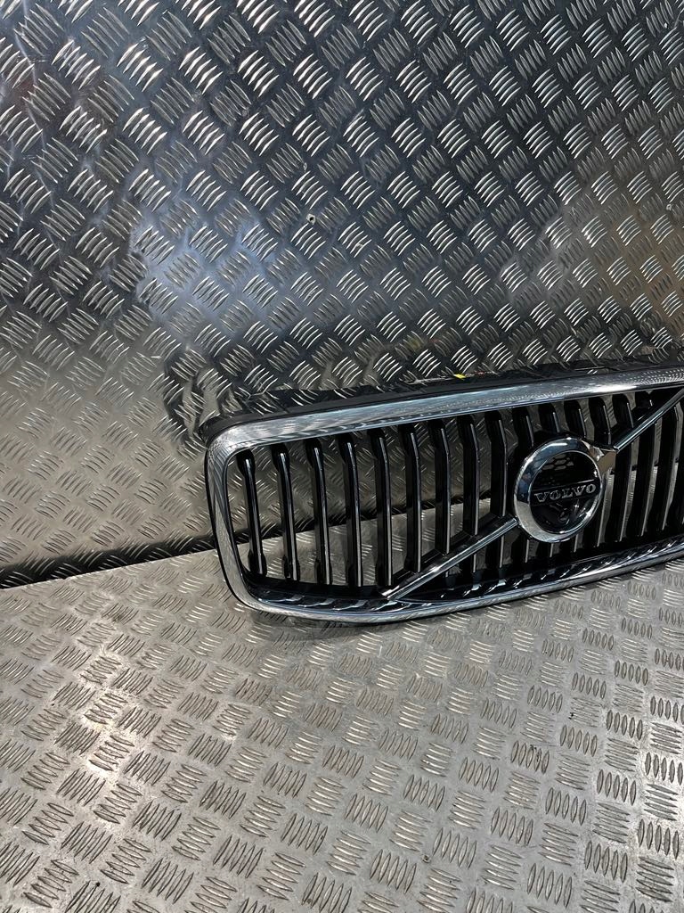 фото №2, Решітка радіатора решітка радіатора volvo xc60 ii 31457465