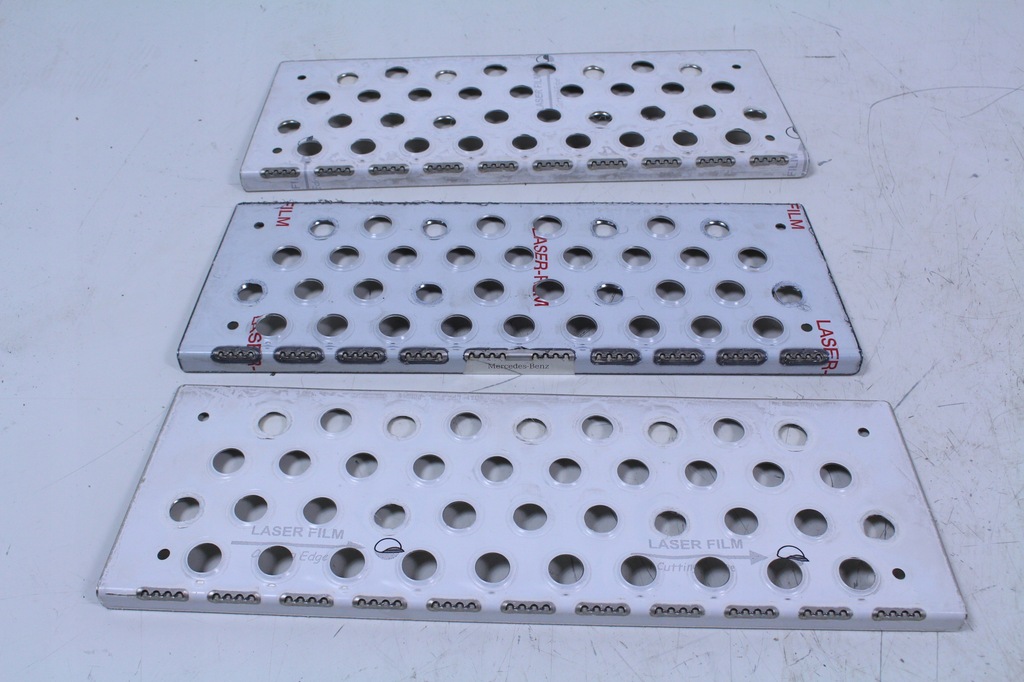 фото №1, Накладка подножка mercedes actros mp2 mp3 arocs b67520290