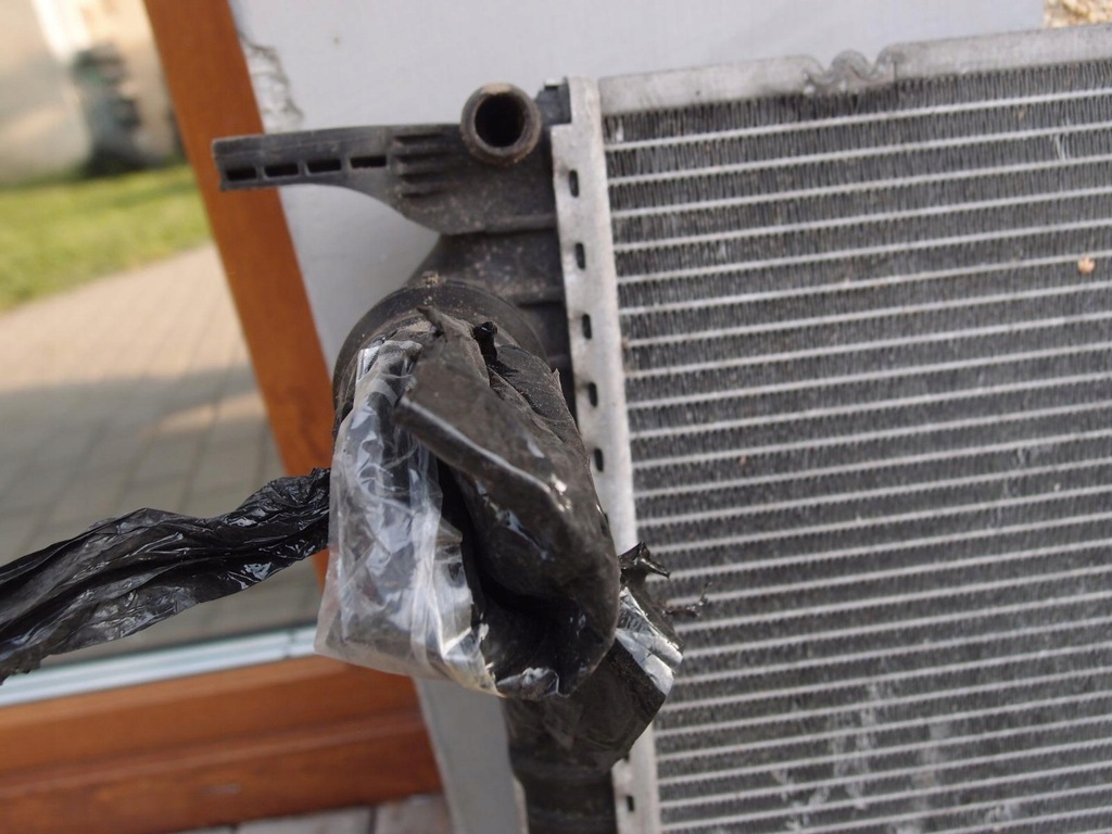 фото №7, Радіатор wody audi a4 b8 2.7 tdi 8k0121251aa