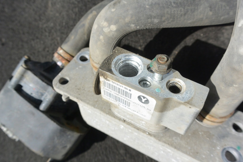 Радіатор оливи клапан води насос tesla model s eu Недорого