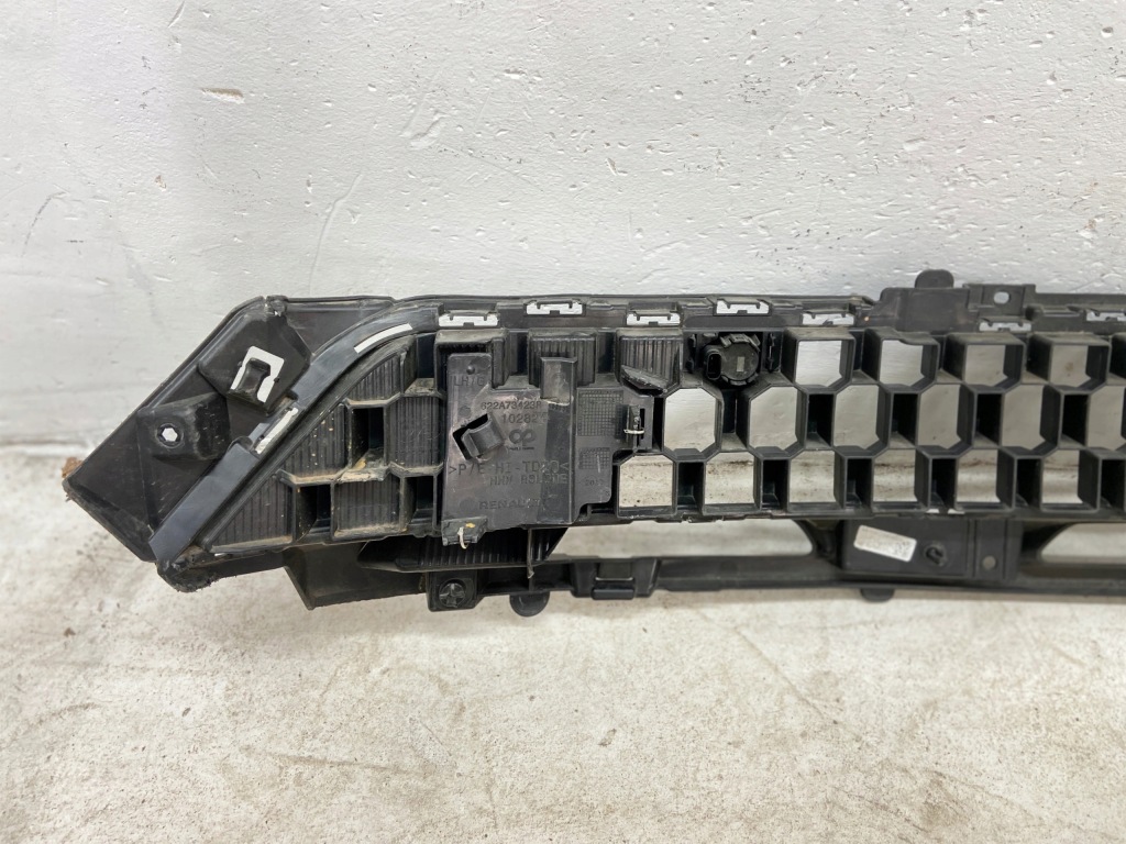 фото №6, Решётка средняя бампера перед renault austral rs line e tech