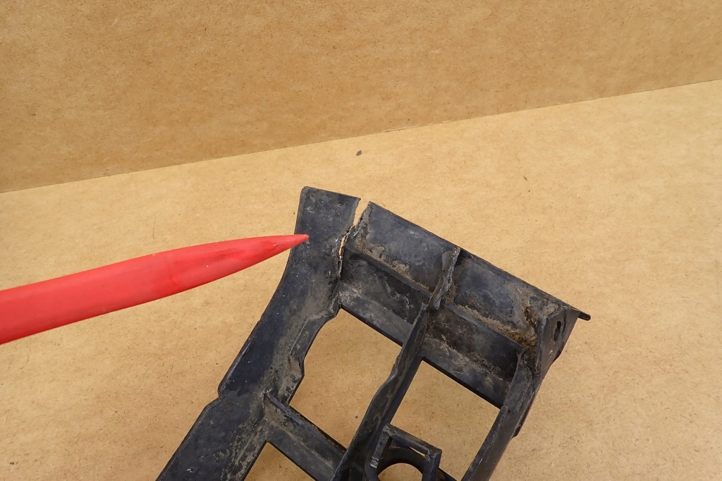 фото №9, Volvo xc90 ii напрямна бампера правий задня задній 31663176