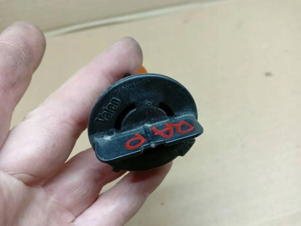 фото №3, Цоколь лампочка лампи перед skoda rapid