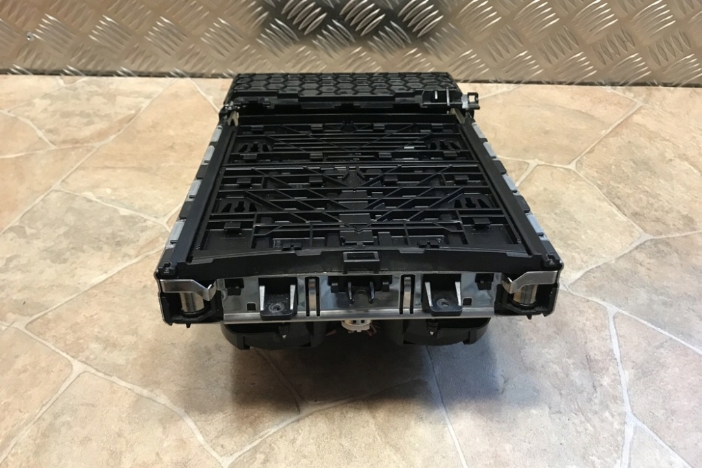 фото №14, Кронштейн na кружки bmw 7 g11, g12 9302629 3.0l дизель 294kw 2016