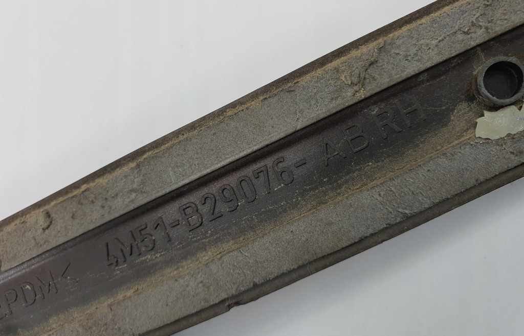 фото №6, Молдинг крыла правый задняя n7 ford focus mk2