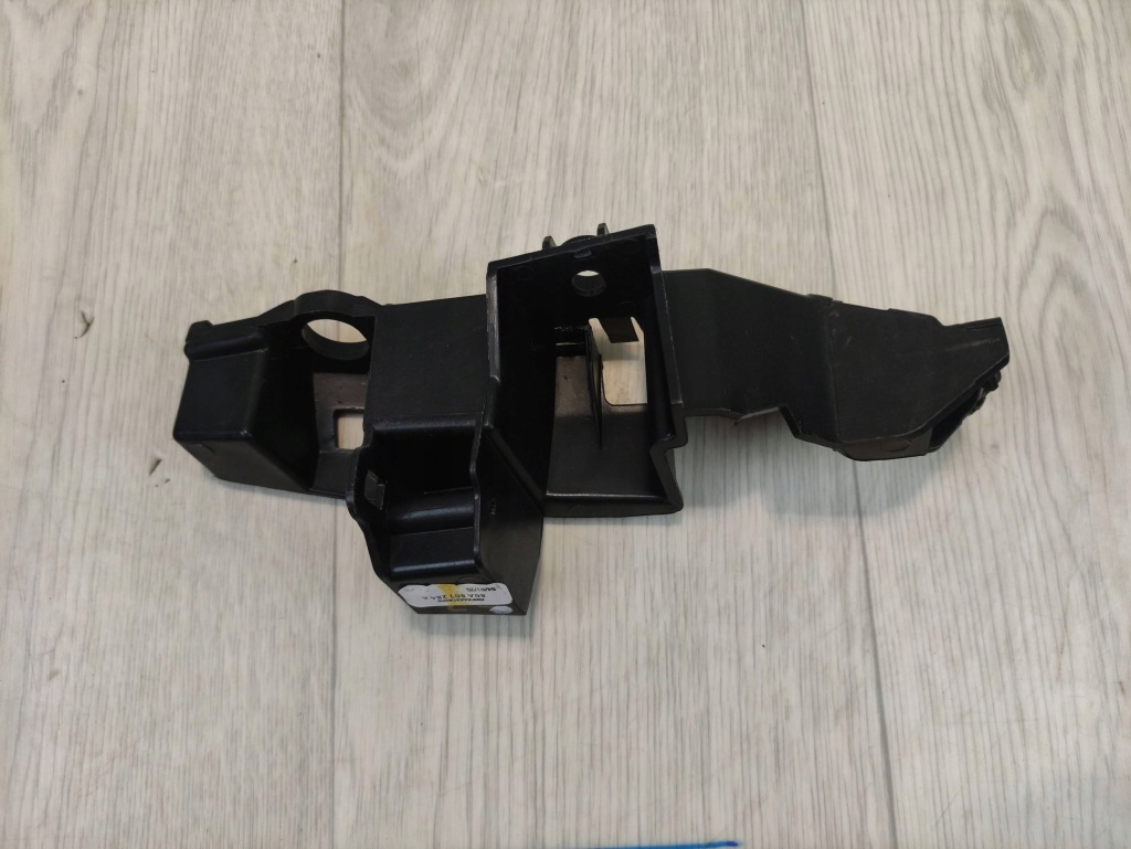 Audi q5 80a направляющая кронштейн бампера правый перед 80a807284a Недорого