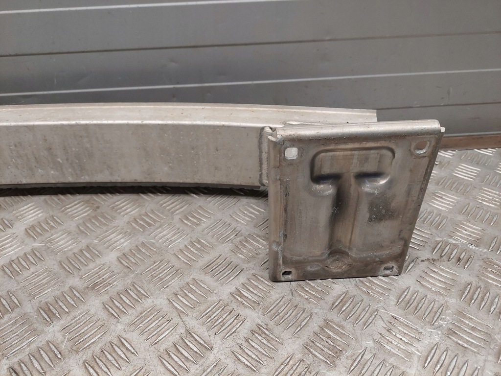 фото №8, Audi a8 s8 d4 4h 2013 з задній поперечина бампера заднього