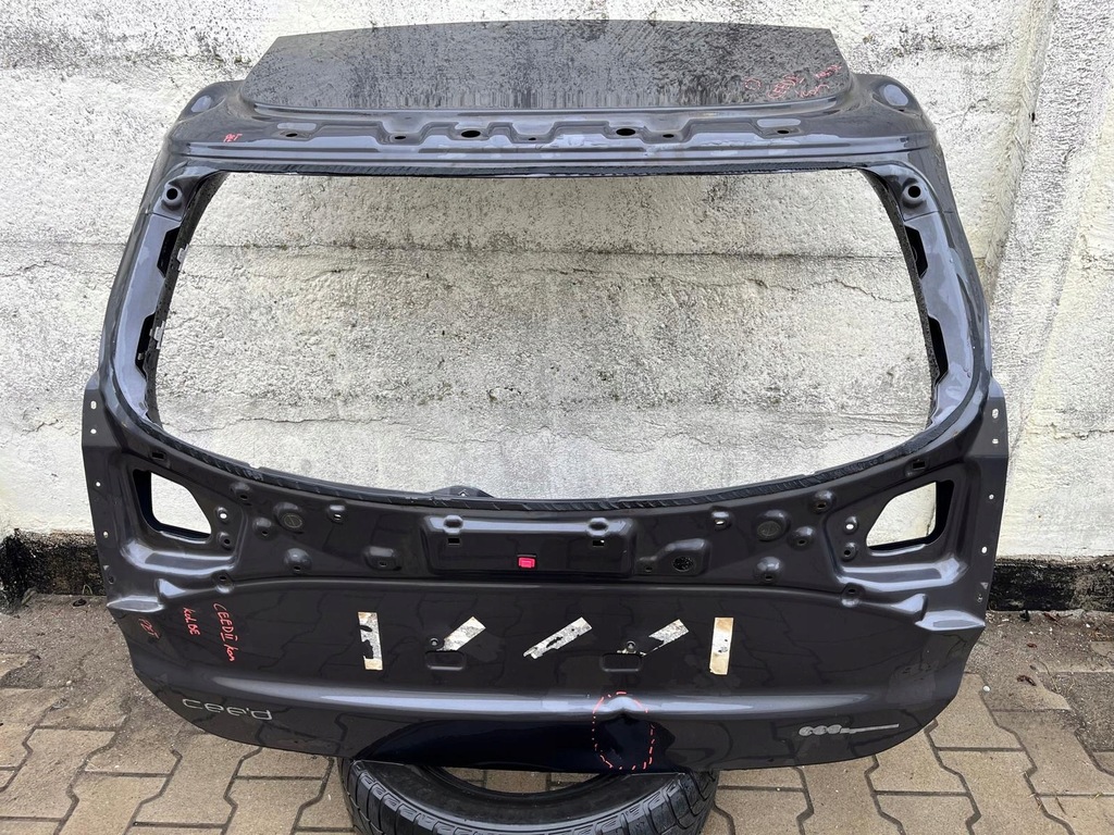 фото №1, Kia ceed ii kombi крышка багажника задняя задняя без оснащения be 2012-