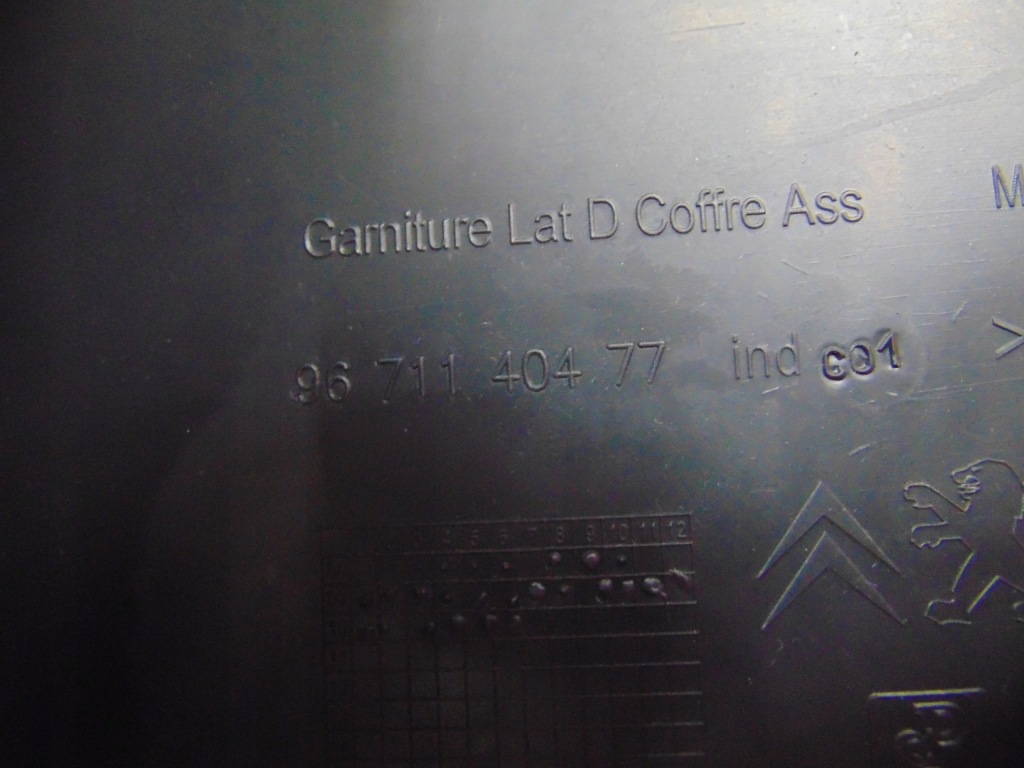 фото №13, Peugeot 3008 i t84 обивка багажника правая задняя