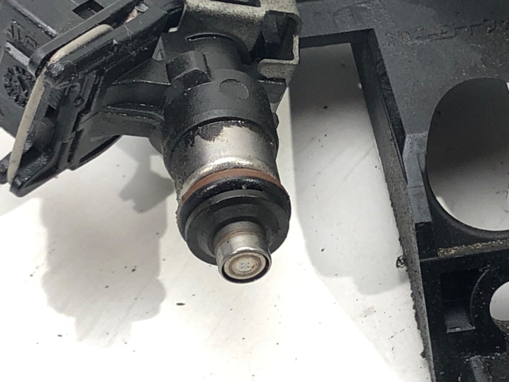 фото №3, Молдинг впрыскная renault modus 8200286064 1.2 75km