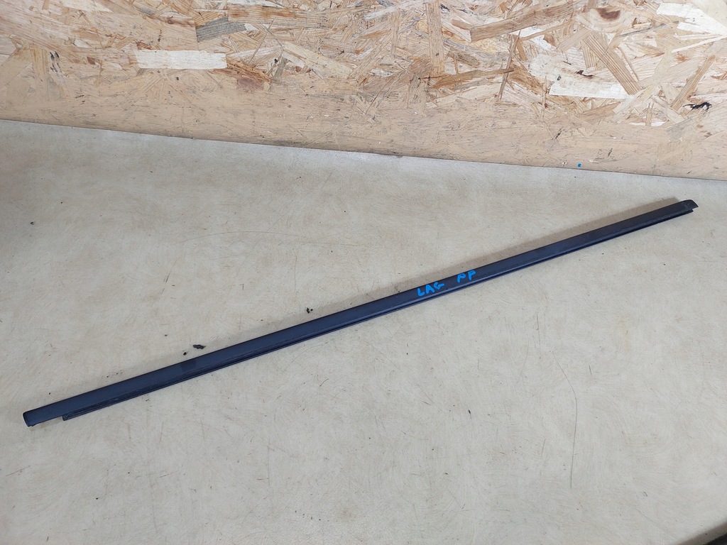 фото №1, Laguna iii молдинг ущільнювач правий перед