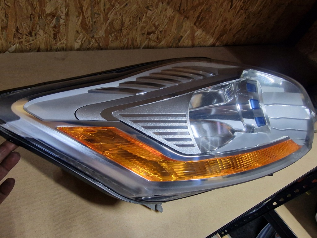 Лампа ксенон правая передняя ford kuga i 8v41-13d154-af Доставка