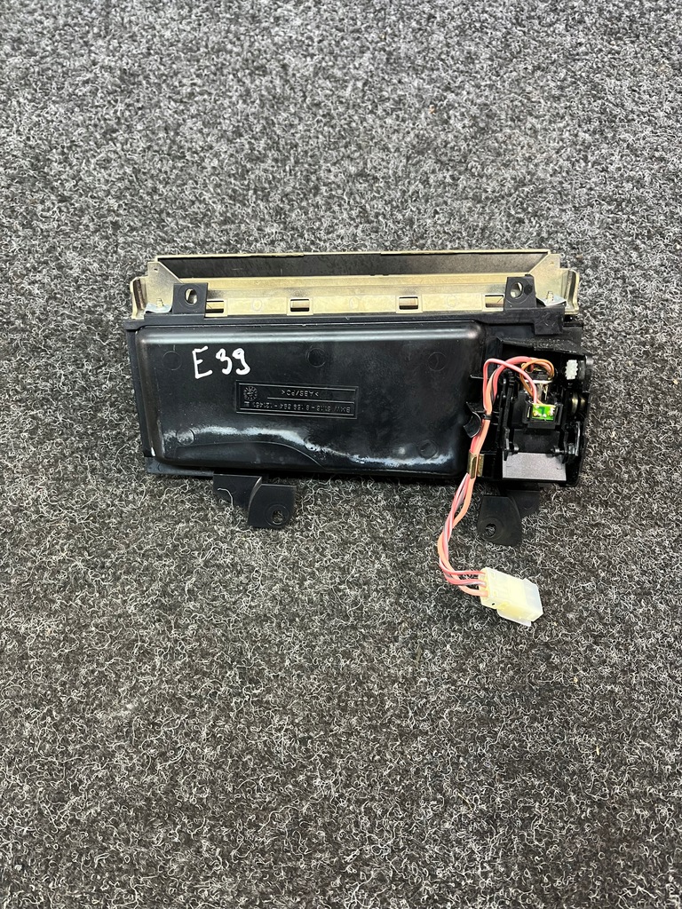 фото №6, Bmw e39 панель роз'єм прикурювача передньої тунель середнього 8159694